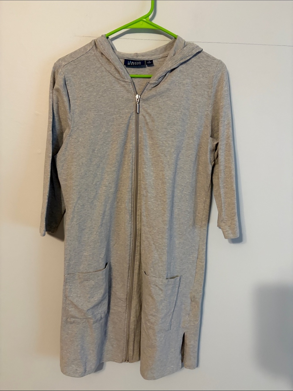 Denim&Co Beach Light Gray Hooded Swim Coverup with Front Zip and pockets. Small.